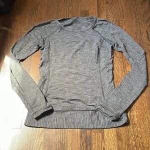 Lululemon race your pace black & white top, long sleeve sweatshirt, size 6